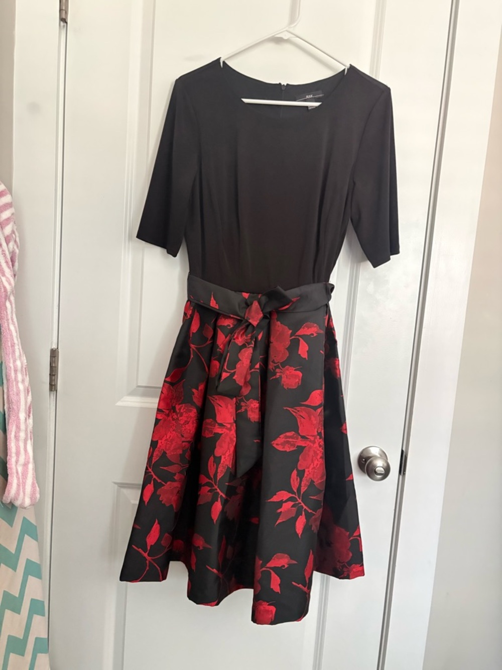 R&K Black Minimalist Crewneck Dress